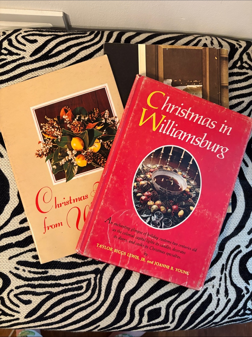 Williamsburg Vintage Books ( 3)